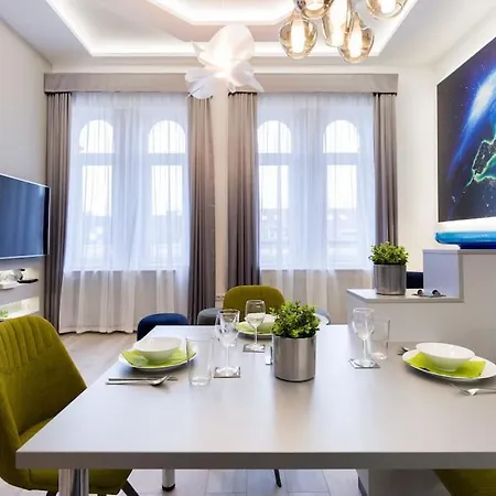 Апартаменты Grand & Luxurious In The Heart Of Budapest, 2br & 2bt *